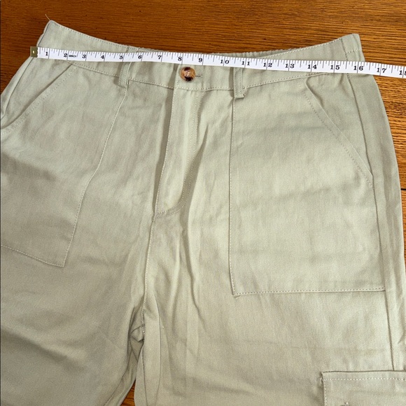 Casual Green Capris - Picture 4 of 10